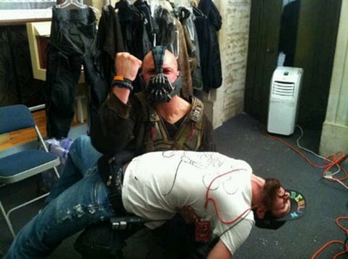 Tom Hardy recreates iconic Bane moment in 'The Dark Knight Rises' set photo  | Batman News